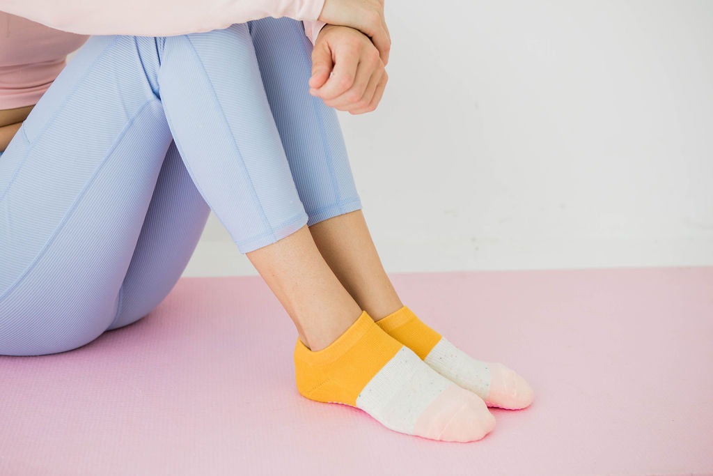 Neapolitan Ankle Grippy Socks