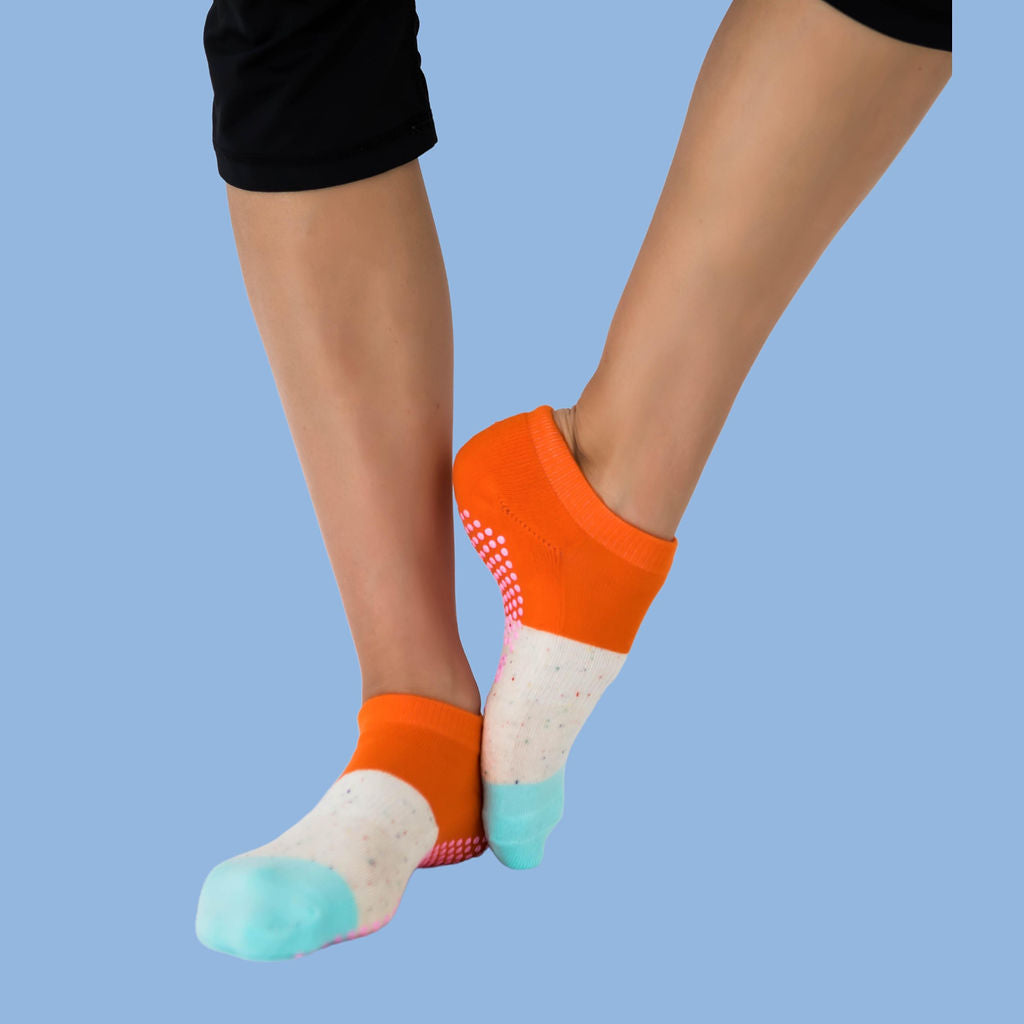 Neapolitan Ankle Grippy Socks