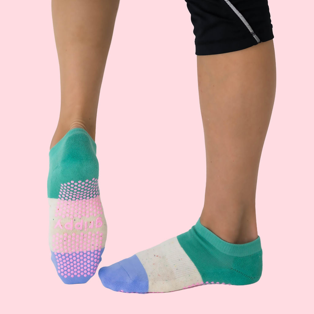 Neapolitan Ankle Grippy Socks